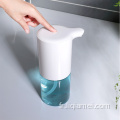 Toucher moins distributeur de savon pour désinfecter les mains